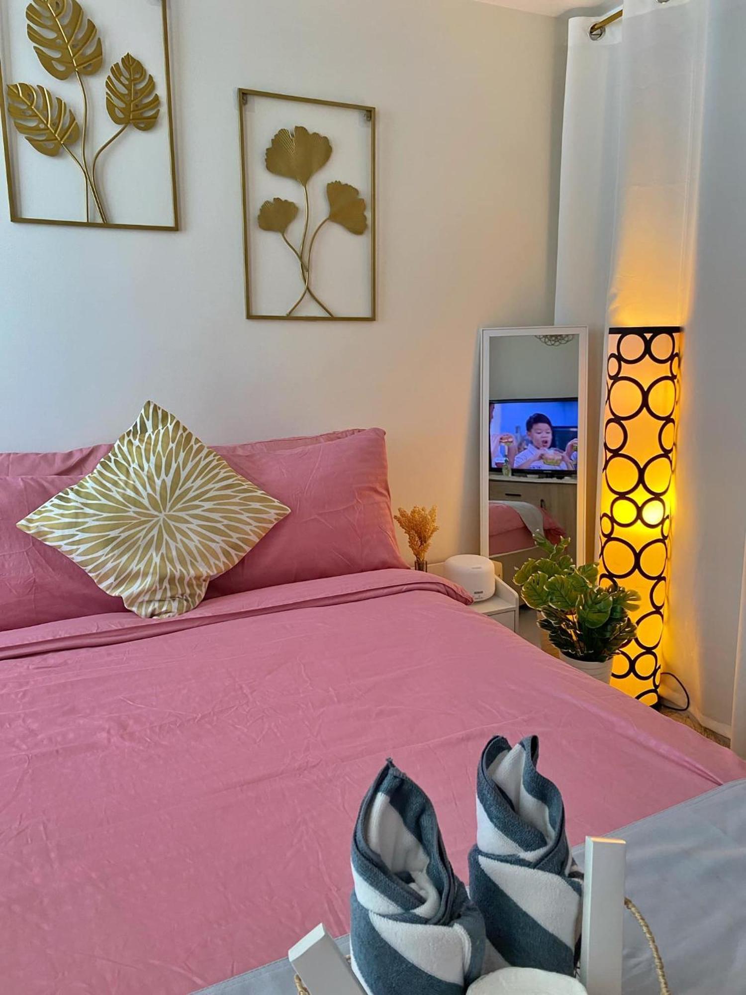 Beach Front Living In The Heart Of The City, Azure Residences Манила Экстерьер фото